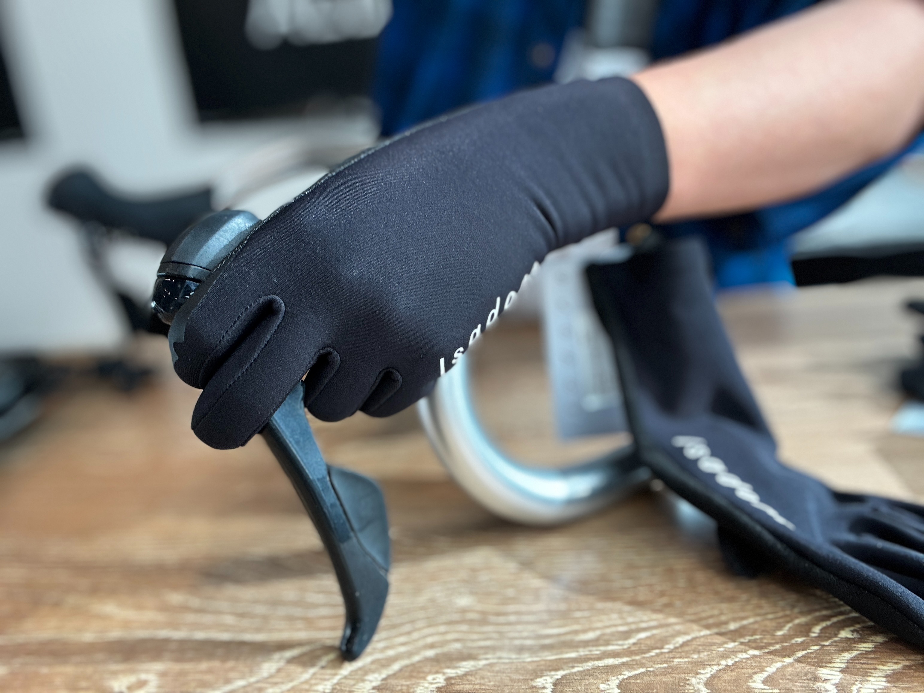 春秋グローブ　25aw