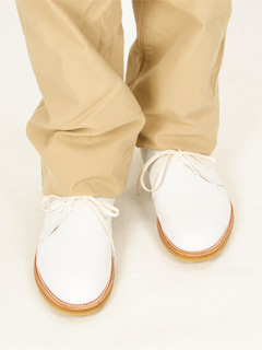 Hiroshi Tsubouchi + Bassett Walker Chukka Boot: White Grain Leather Hiroshi Tsubouchi + Bassett Walker Chukka Boot: White Grain Leather
