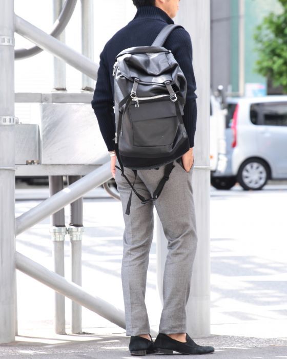 ithelicy（イザリシー） スクエアナイロンレザーバッグパック【ALICK】