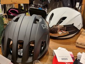 ヘルメット集め過ぎてヘルメット屋さんになりつつある三宿のお店の話