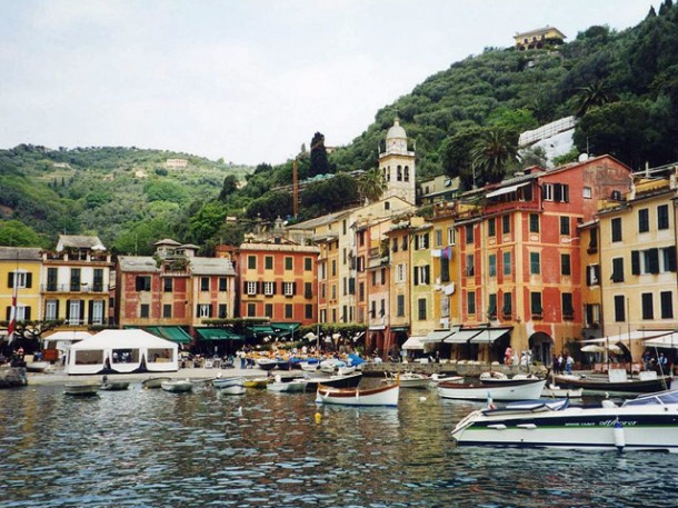 1024px-Portofino_harbor_right