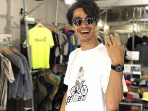 自転車を愛する人たちにTOKYO WHEELS Teeシャツ