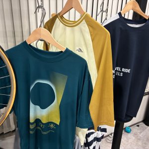 【7MESH】2026年イケてる新作グラベルTシャツはコレ【Cafe du Cycliste】