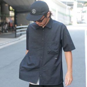 着た瞬間「これやん」。普段着感覚で着られるライドシャツ