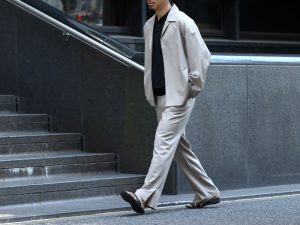 「この季節に着る服を買いそびれた！」AURALEEのセットアップでラクチンコーデ。