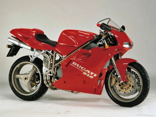 916
