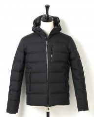 HERNO(ヘルノ)GORE-TEX 3レイヤー フーデッドショートダウンジャケット