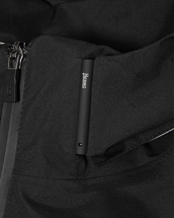 Hernoゴアテックス フーデッドブルゾン【Herno Laminar】10l