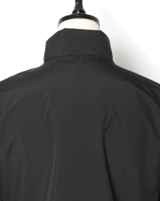 Hernoゴアテックス フーデッドブルゾン【Herno Laminar】15l