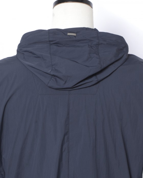 Hernoウルトラライトナイロン パッカブルフーデッドブルゾン【Herno】09l