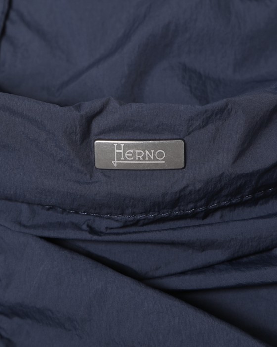 Hernoウルトラライトナイロン パッカブルフーデッドブルゾン【Herno】10l