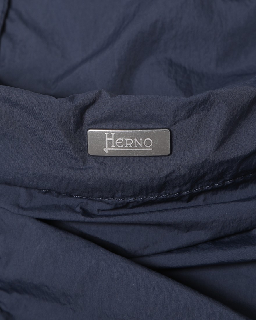 Hernoウルトラライトナイロン パッカブルフーデッドブルゾン【Herno】10l