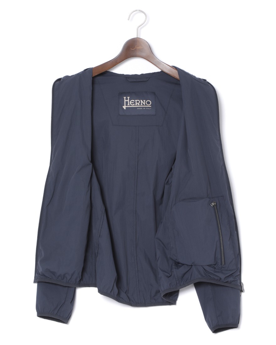 Hernoウルトラライトナイロン パッカブルフーデッドブルゾン【Herno】11l