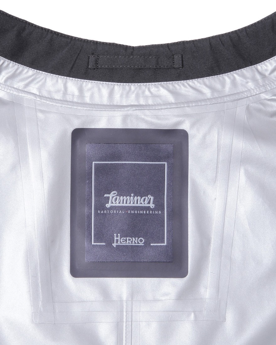 ゴアテックス ブラック ステンカラーコート【Herno Laminar ゴアテックス ブラック ステンカラーコート【Herno Laminar
