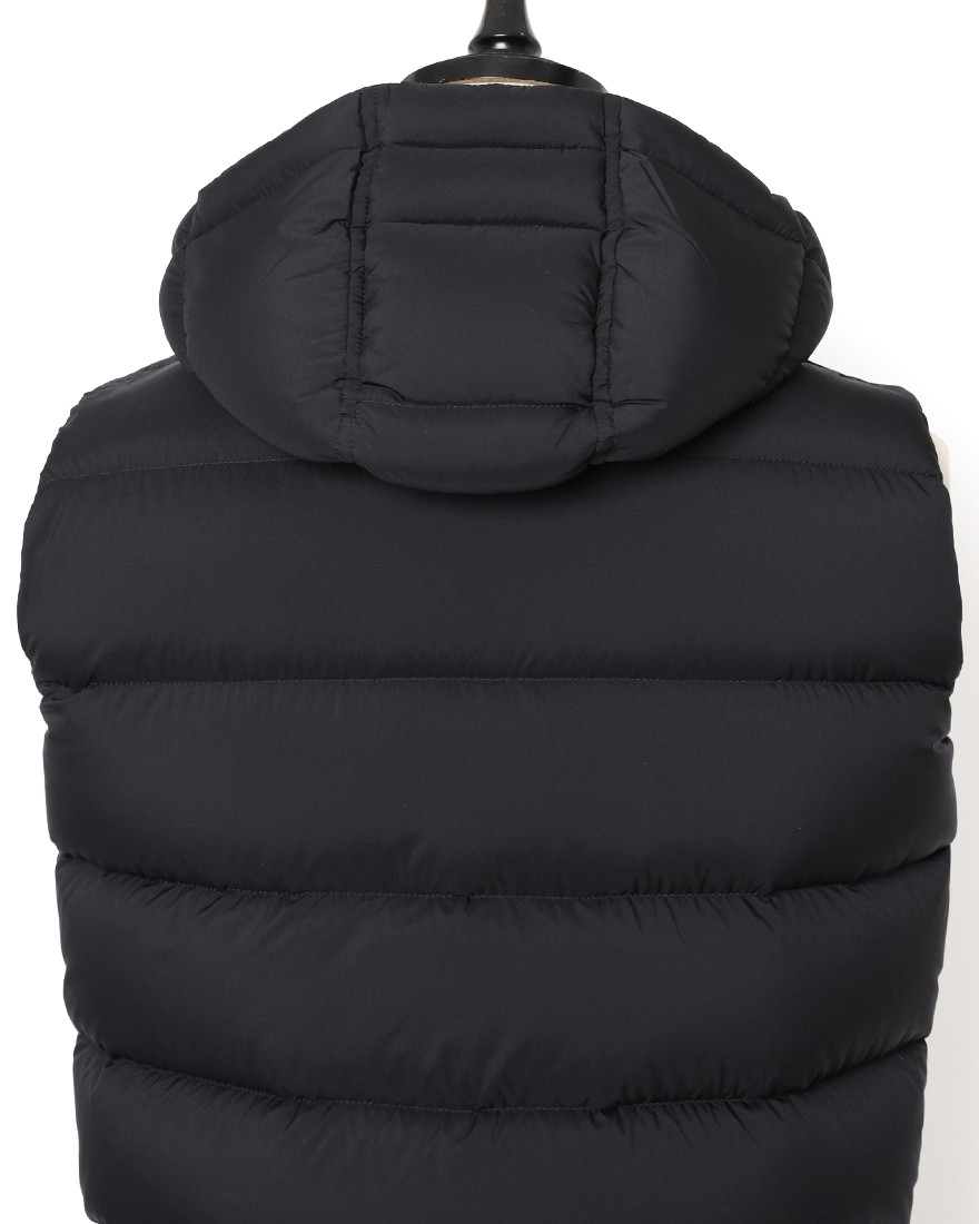 Hernoフーデッド ダウンベスト【Herno】12l