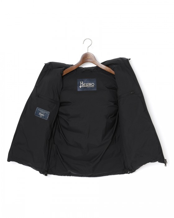 Hernoフーデッド ダウンベスト【Herno】18l