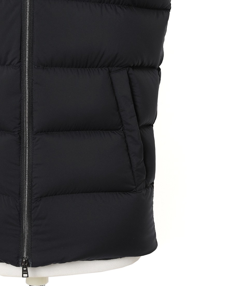 Hernoフーデッド ダウンベスト【Herno】28l