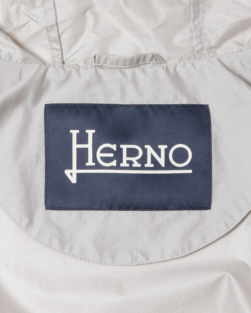 Hernoウルトラライトナイロン フードブルゾン【Herno】13l