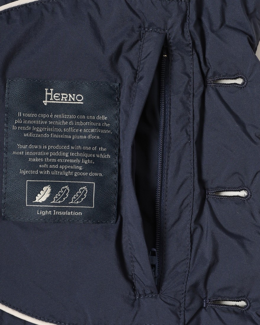 Hernoダウン＆フェザー ナイロンシングルジレ【Herno Legend】22l