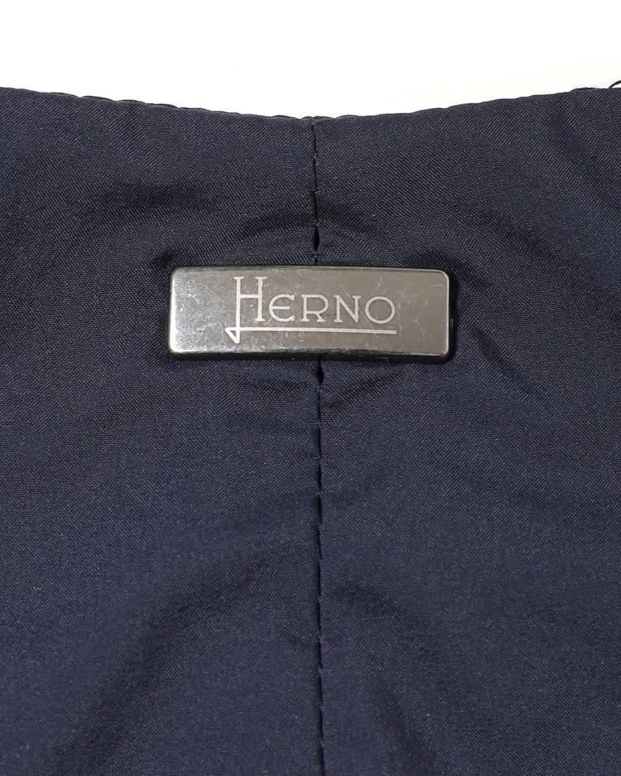 Hernoダウン＆フェザー ナイロンシングルジレ【Herno Legend】24l
