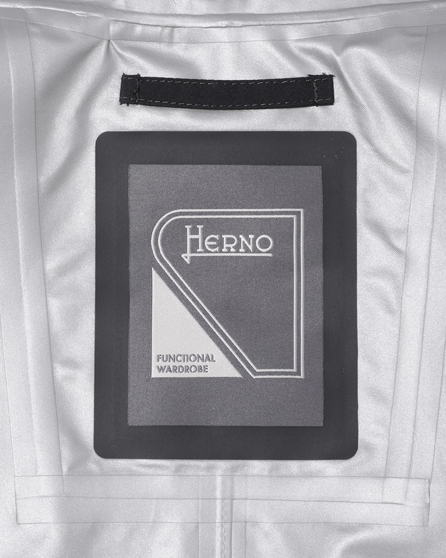 Hernoゴアテックス フーデッドジップ ブルゾン【FUNCTIONAL WARDROBE】16l