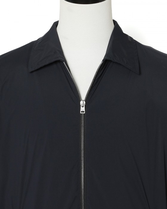 Hernoライトストレッチナイロン ジップブルゾン【Herno】05l