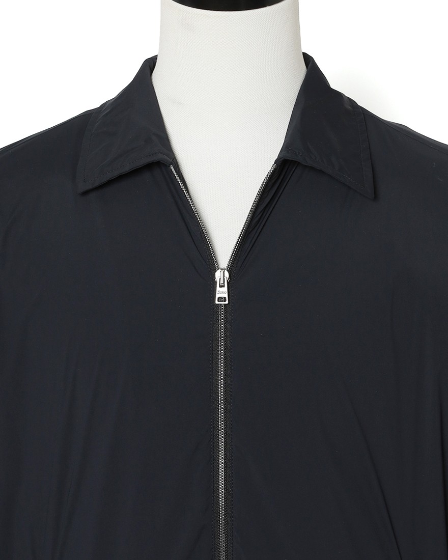 Hernoライトストレッチナイロン ジップブルゾン【Herno】05l