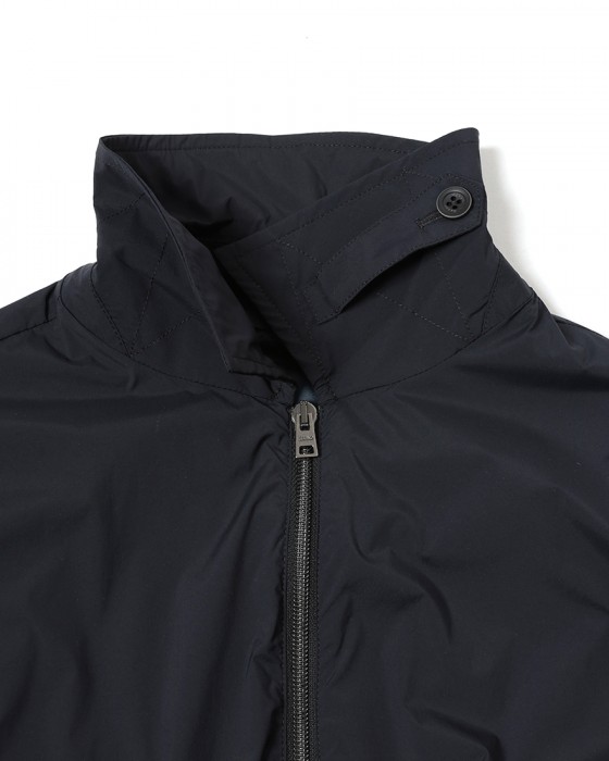 Hernoライトストレッチナイロン ジップブルゾン【Herno】15l