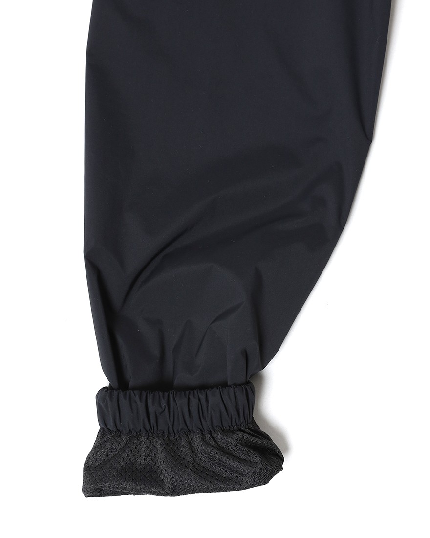 Hernoライトストレッチナイロン ジップブルゾン【Herno】18l