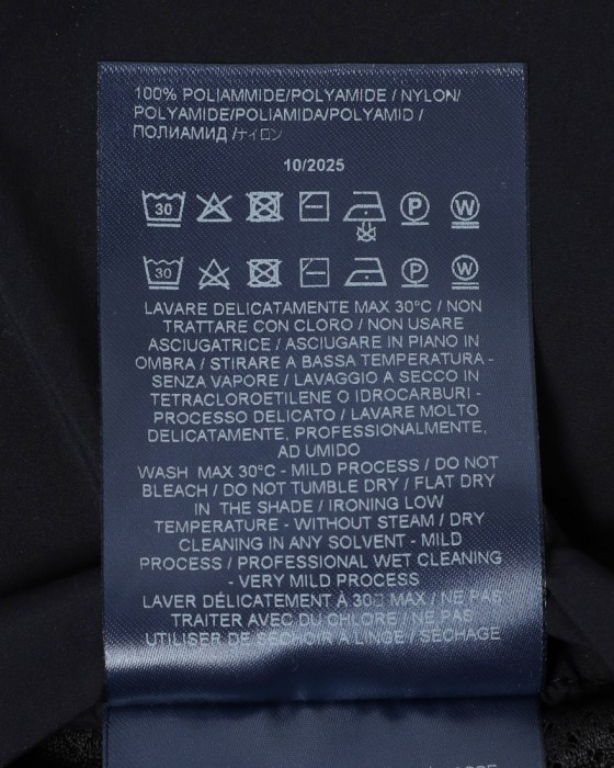 Hernoライトストレッチナイロン ジップブルゾン【Herno】22l