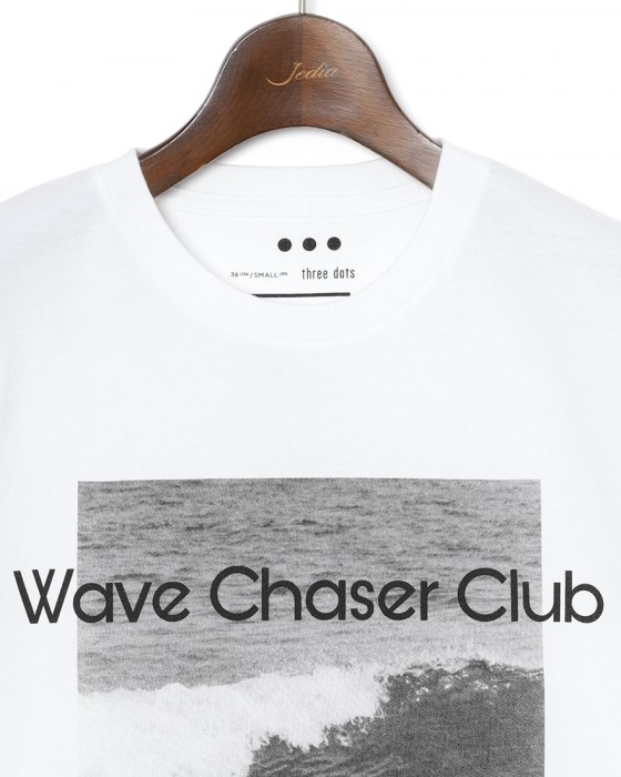 three dotsコットン グラフィックフォトTシャツ【wave chaser/Graphic tee】05l