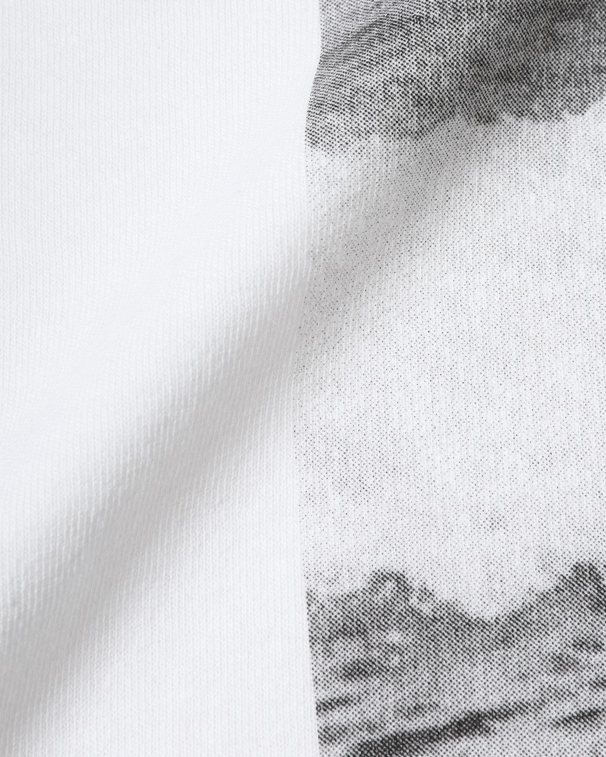 three dotsコットン グラフィックフォトTシャツ【wave chaser/Graphic tee】12l