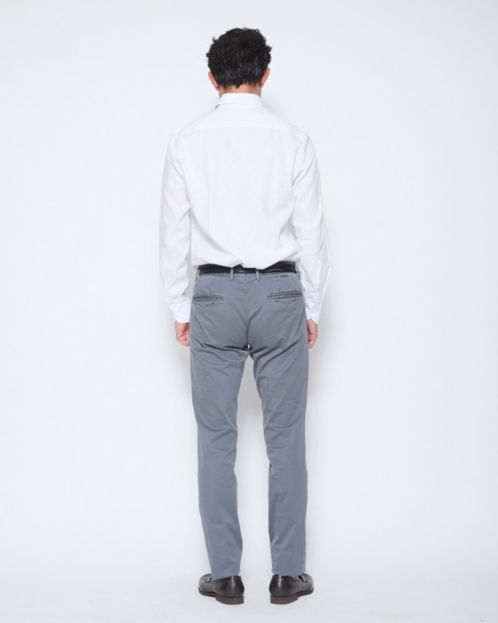 ERRICO FORMICOLA反染めリネン ソリッド レギュラーカラーシャツ【HUGO】23l