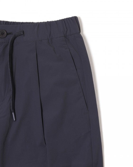 Hernoナイロン ワンプリーツストレッチパンツ【FUNCTIONAL WARDROBE】06l