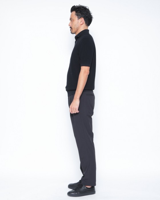 Hernoナイロン ストレッチ ワンプリーツ テーパードパンツ【FUNCTIONAL WARDROBE】02l