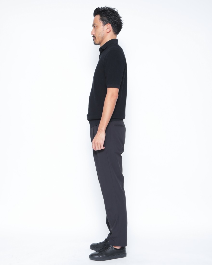 Hernoナイロン ストレッチ ワンプリーツ テーパードパンツ【FUNCTIONAL WARDROBE】02l