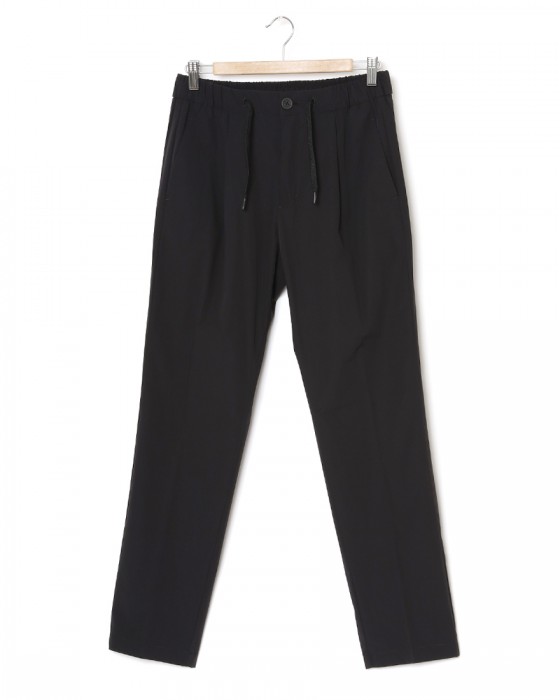 Hernoナイロン ストレッチ ワンプリーツ テーパードパンツ【FUNCTIONAL WARDROBE】04l
