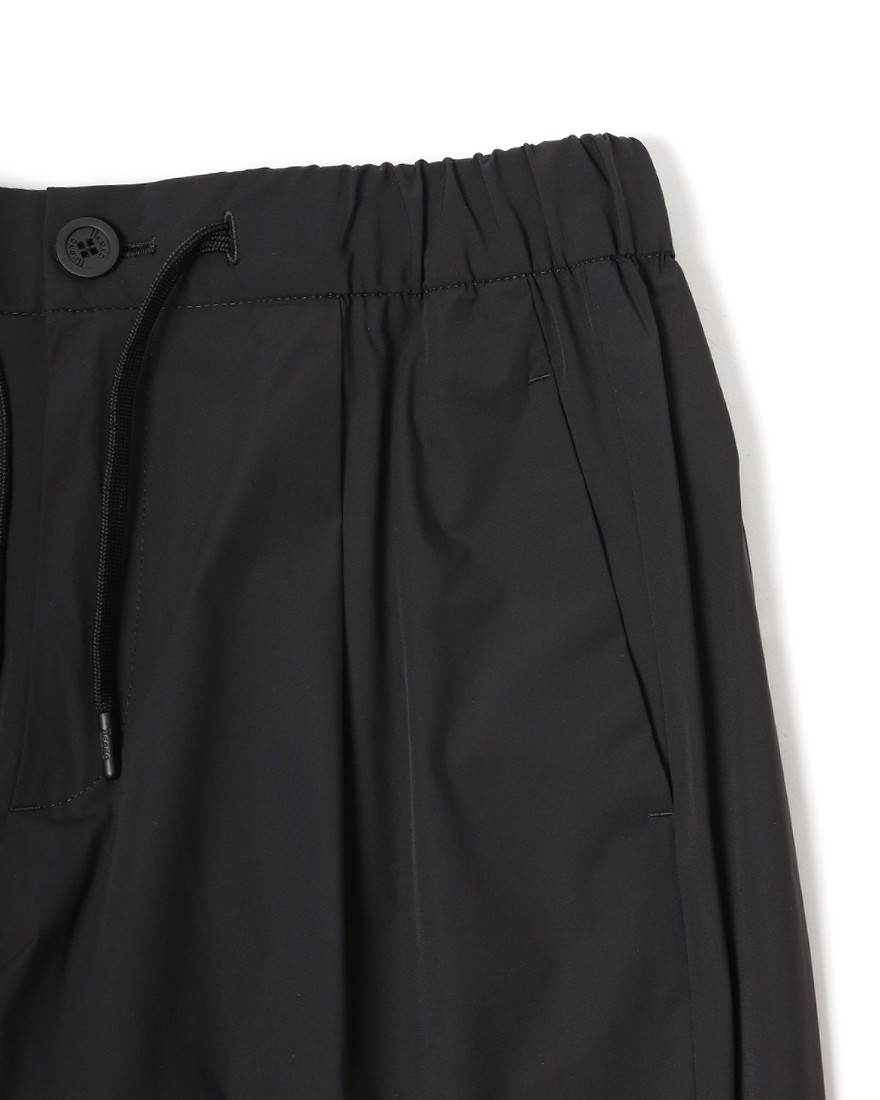 Hernoナイロン ストレッチ ワンプリーツ テーパードパンツ【FUNCTIONAL WARDROBE】09l