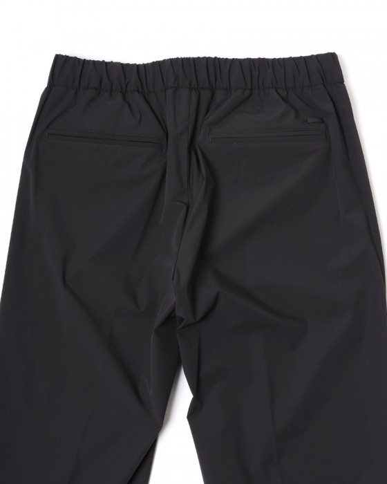 Hernoナイロン ストレッチ ワンプリーツ テーパードパンツ【FUNCTIONAL WARDROBE】11l