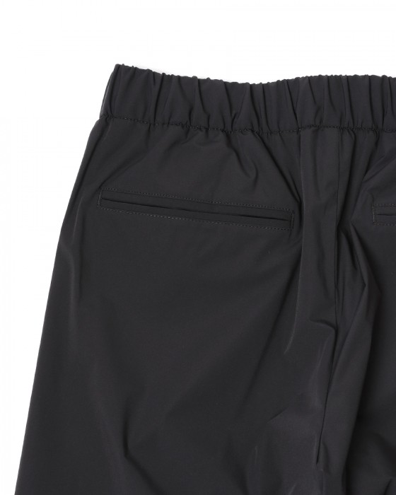 Hernoナイロン ストレッチ ワンプリーツ テーパードパンツ【FUNCTIONAL WARDROBE】12l
