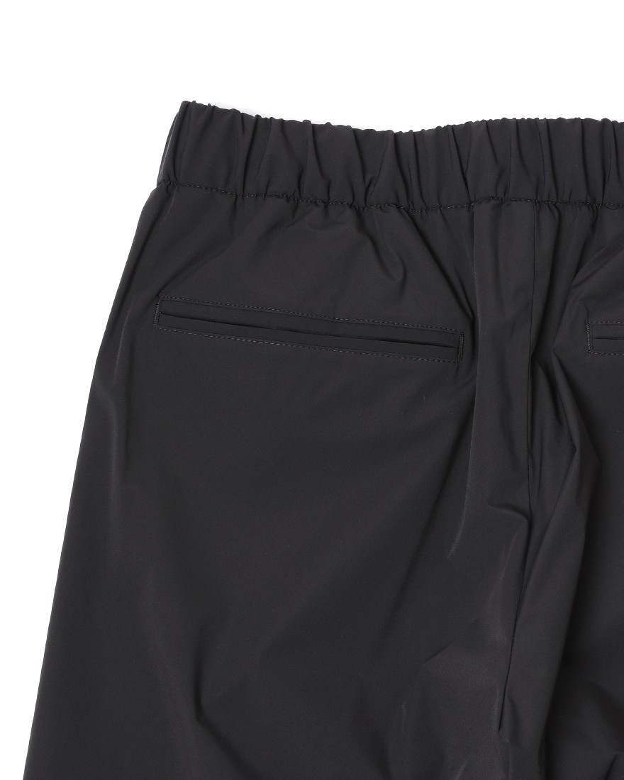 Hernoナイロン ストレッチ ワンプリーツ テーパードパンツ【FUNCTIONAL WARDROBE】12l