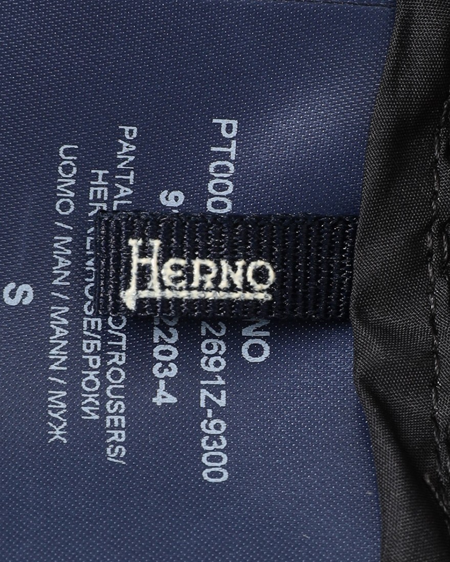 Hernoナイロン ストレッチ ワンプリーツ テーパードパンツ【FUNCTIONAL WARDROBE】19l