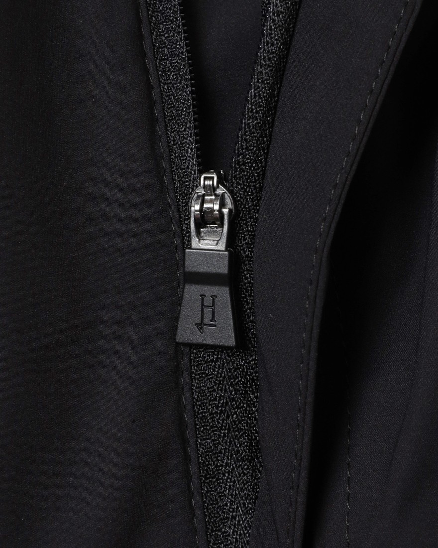 Hernoナイロン ストレッチ ワンプリーツ テーパードパンツ【FUNCTIONAL WARDROBE】21l