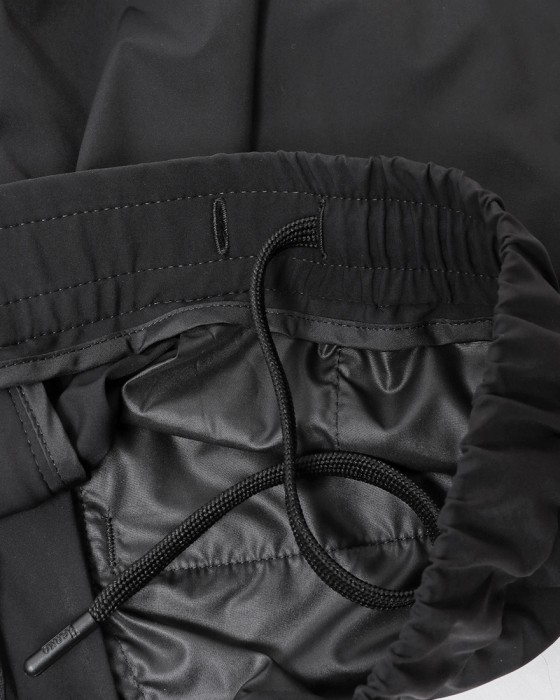 Hernoナイロン ストレッチ ワンプリーツ テーパードパンツ【FUNCTIONAL WARDROBE】25l