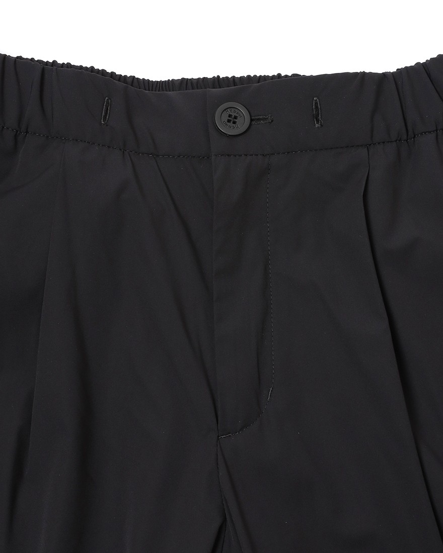 Hernoナイロン ストレッチ ワンプリーツ テーパードパンツ【FUNCTIONAL WARDROBE】30l