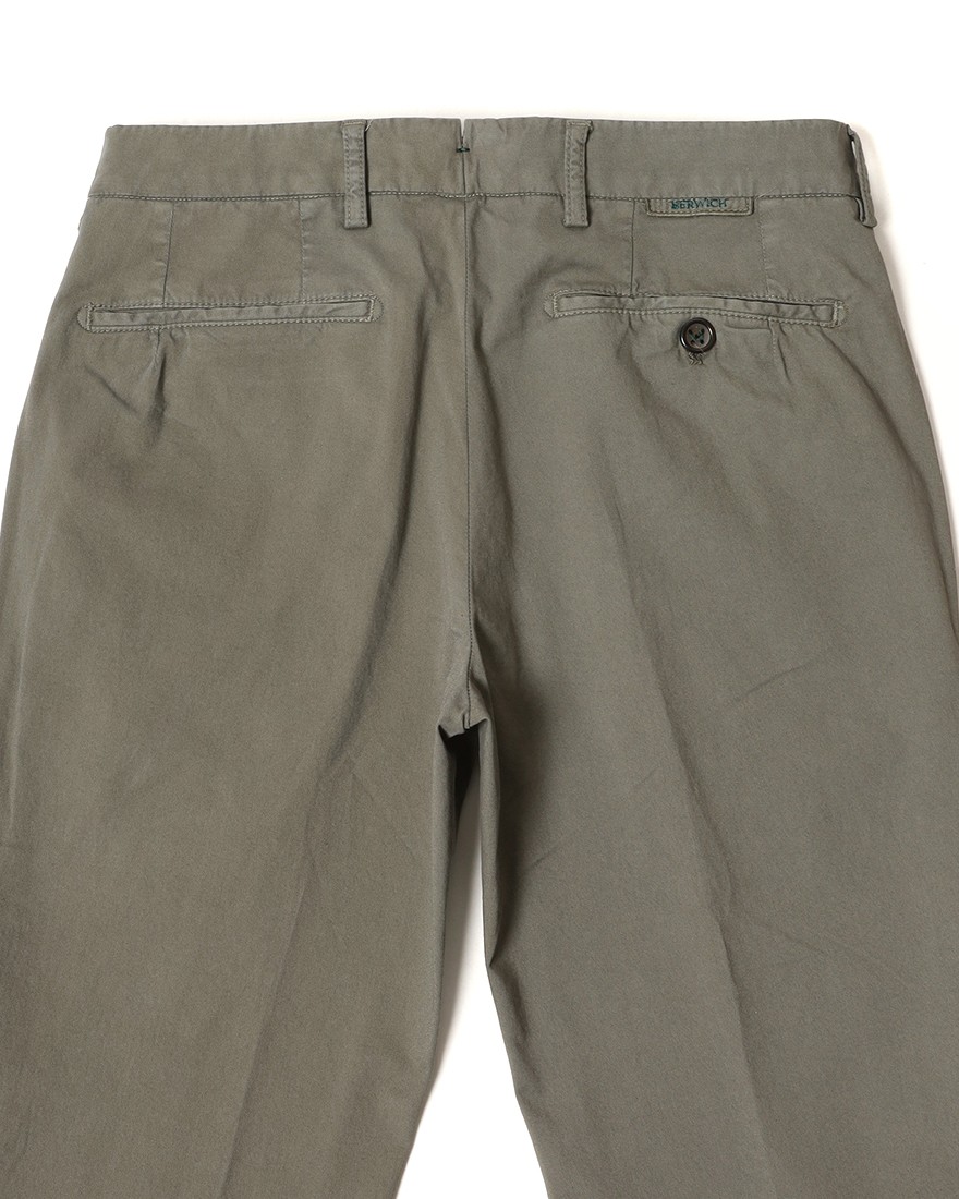 BERWICHストレッチコットンテーパードパンツ【J MORELLO/モレッロ】09l