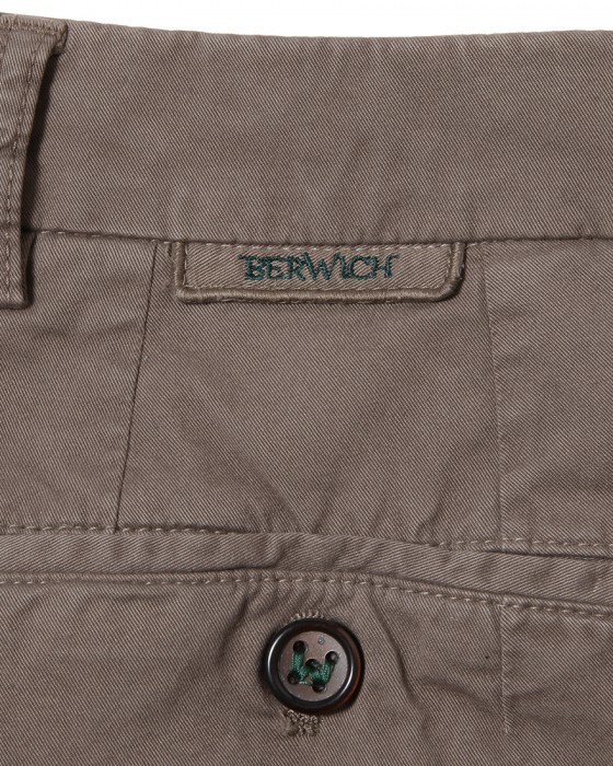 BERWICHストレッチコットン テーパードパンツ【J MORELLO/Jモレッロ】12l
