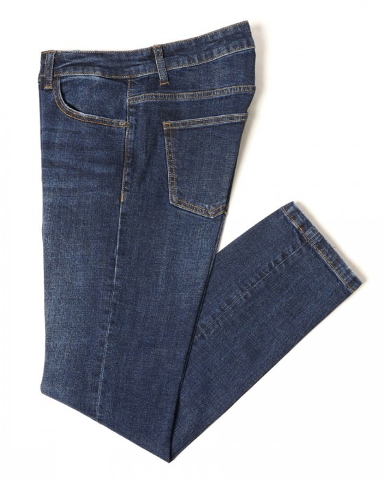 Entre Amisスリムテーパード ミディアムウォッシュデニムma