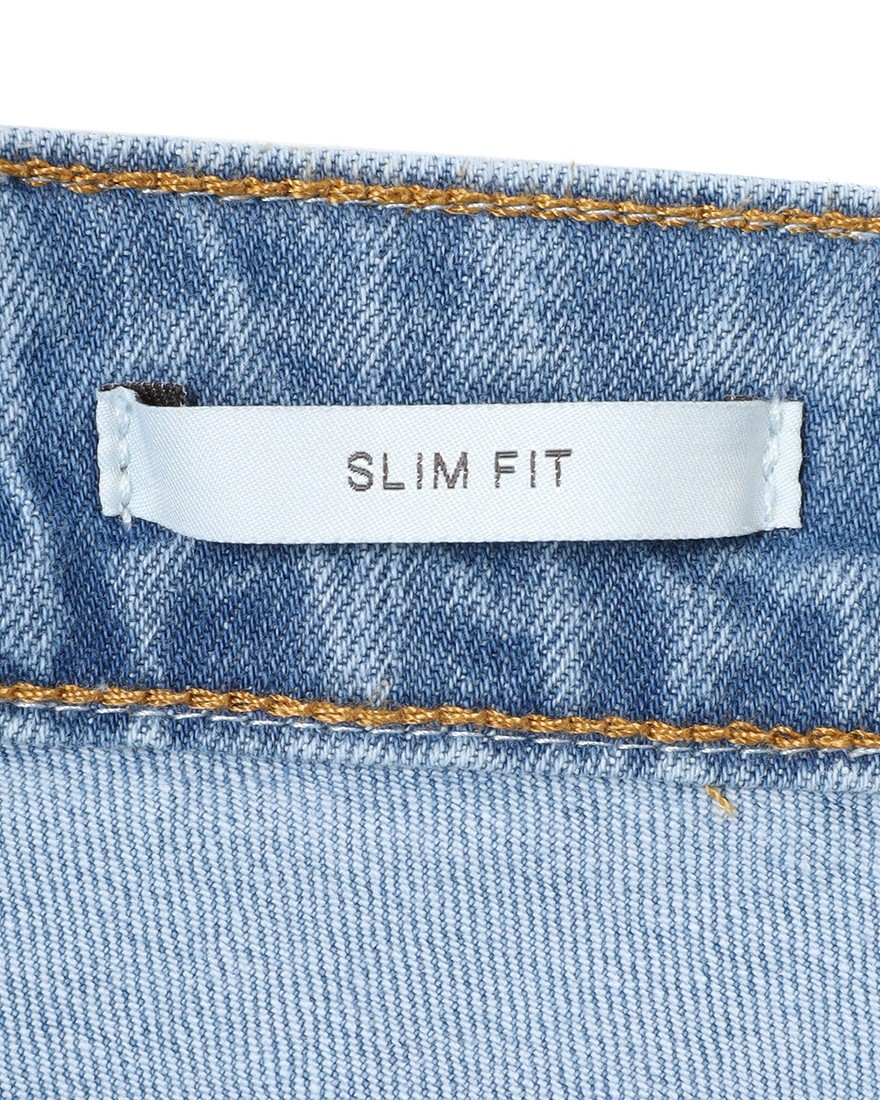 Entre Amisスリム テーパード ライトウォッシュ デニム17l