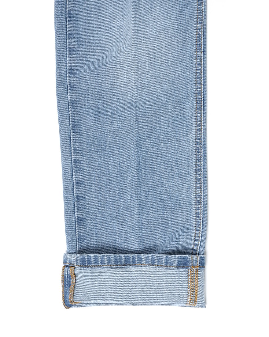 Entre Amisスリム テーパード ライトウォッシュ デニム20l